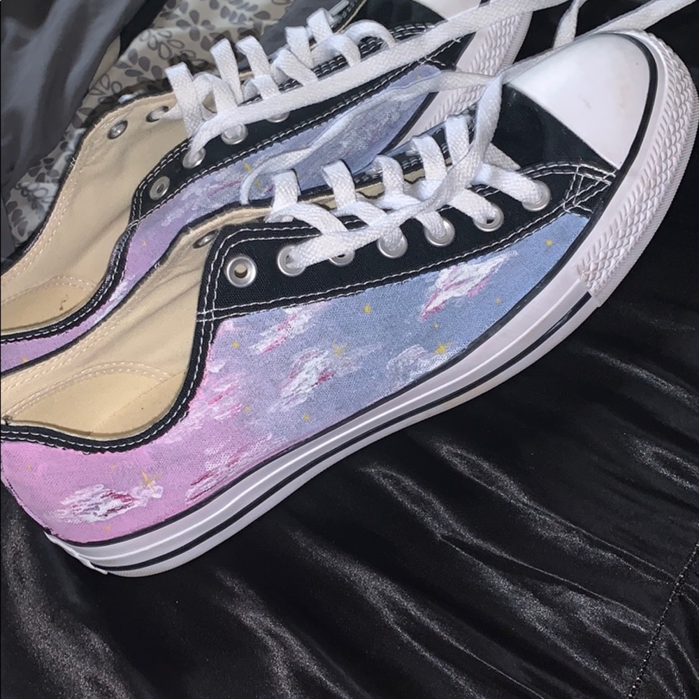 Men’s custom painted converse